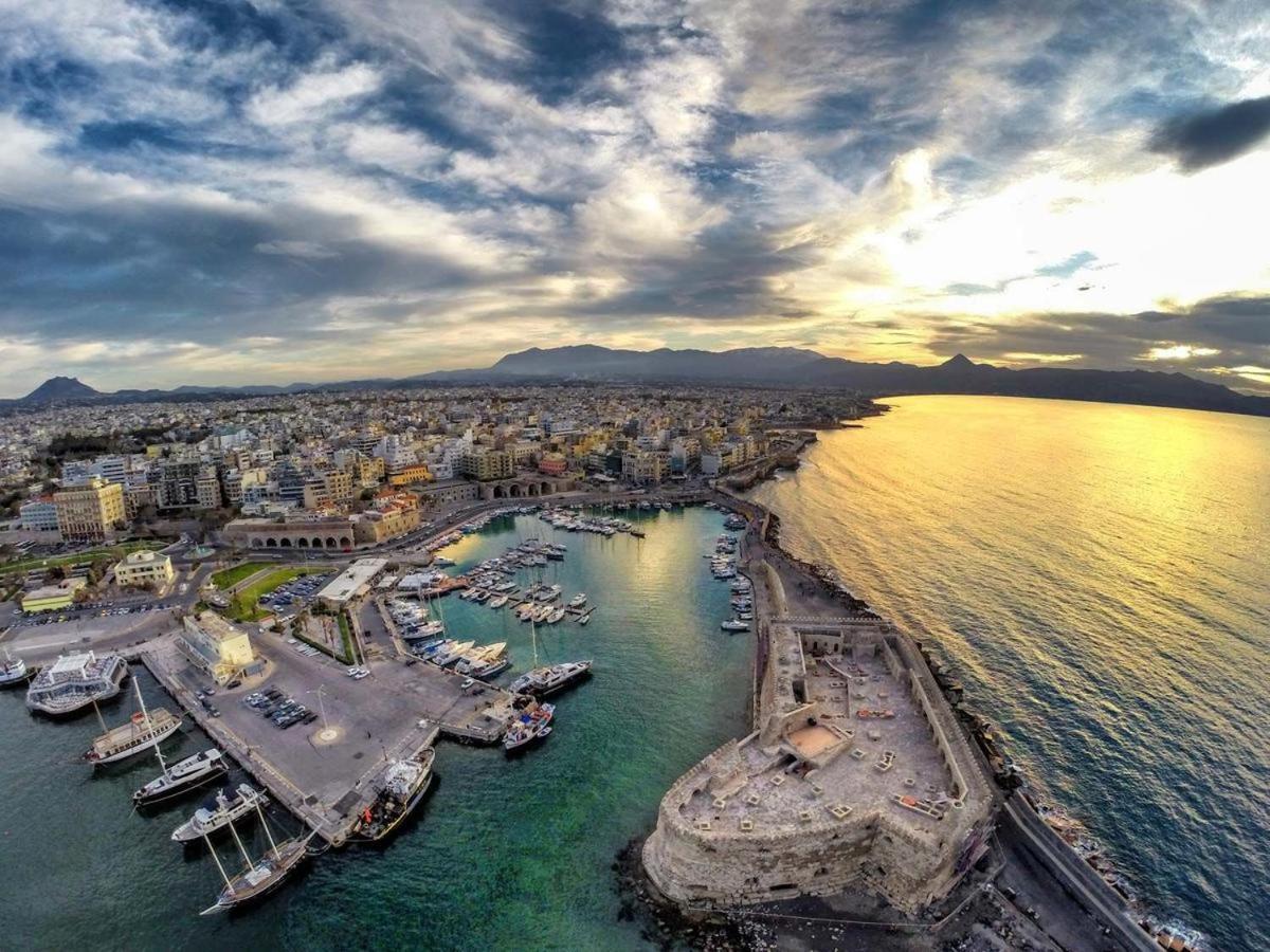 Korai Suites By Good Life Heraklion Exteriör bild